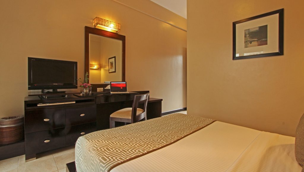 standard king room 2