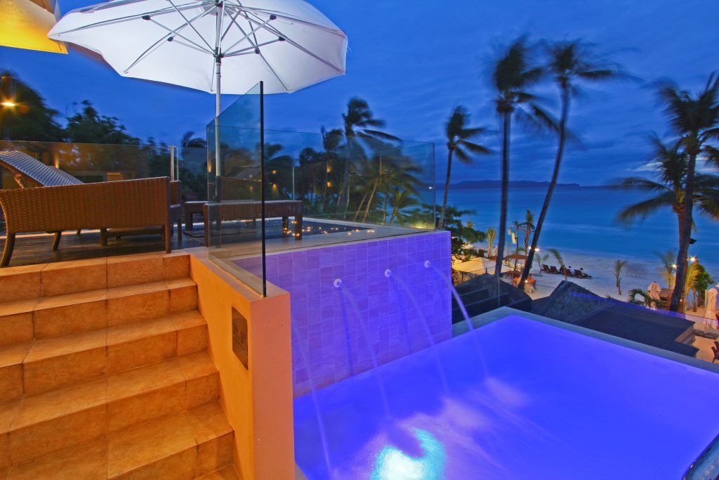 suite heaven infinity pool