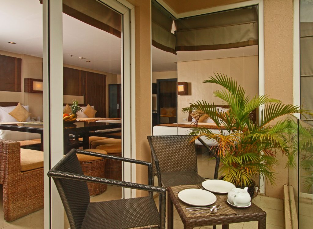family grand suite verandah 1