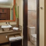 mountain bungalow bathroom 1 1024x682