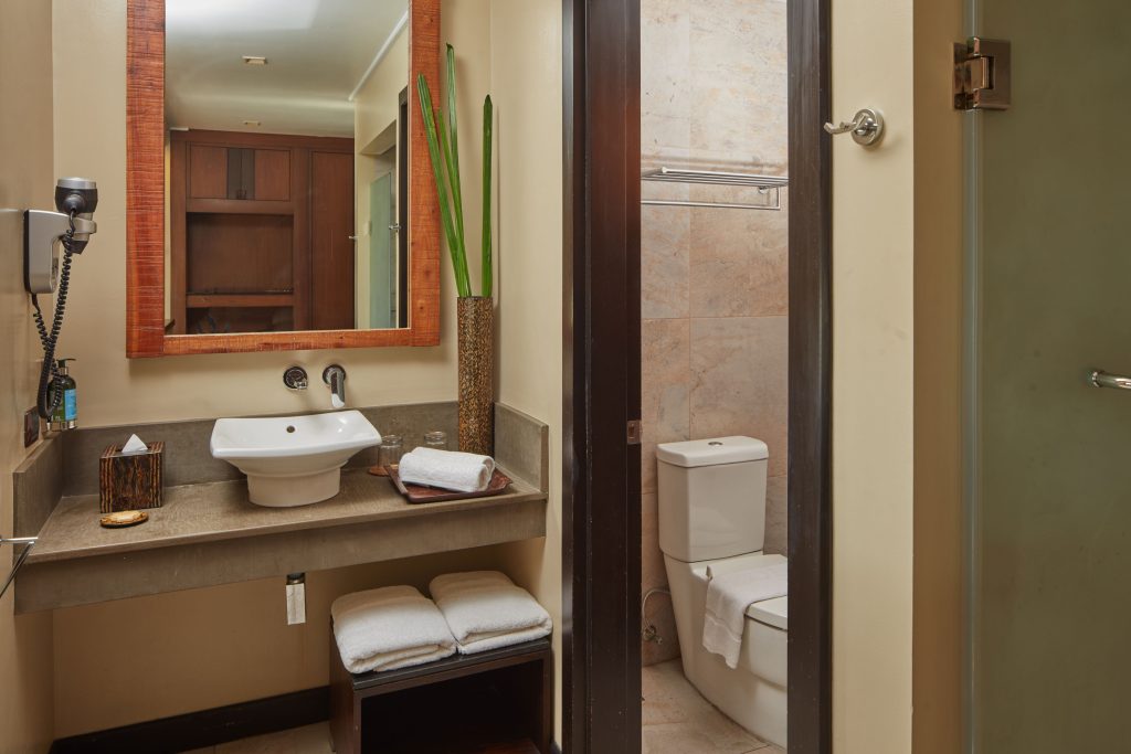 Seaview Bungalow Bathroom 1