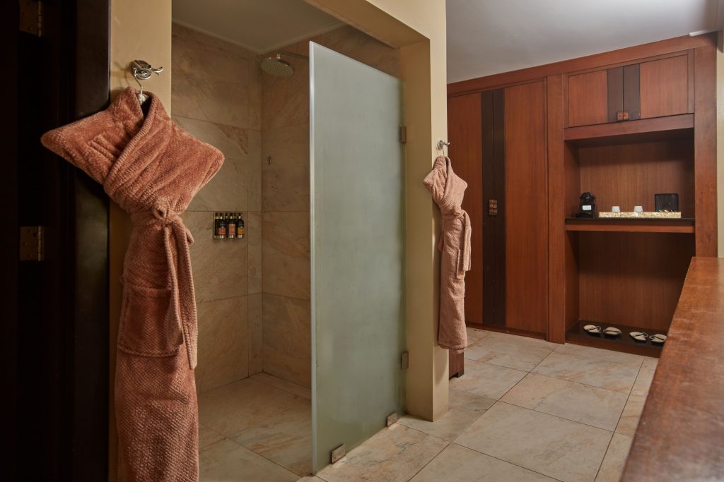 Seaview Bungalow Bathroom 2