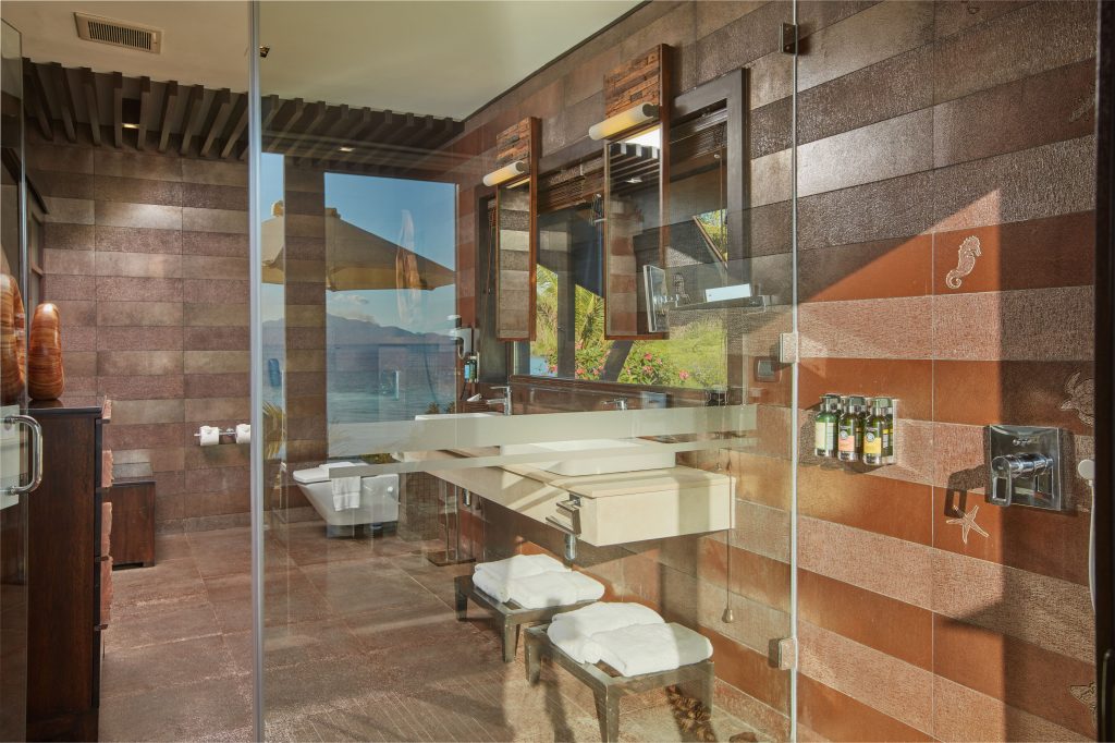 Island Tip Bungalow Bathroom 2