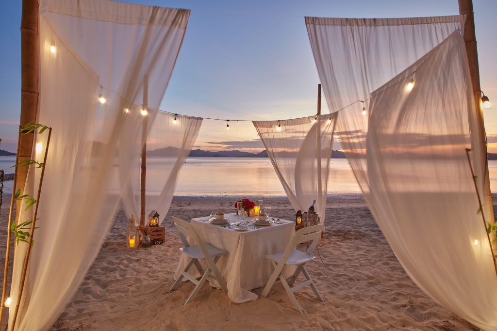 romantic dinner all in honeymoon 2