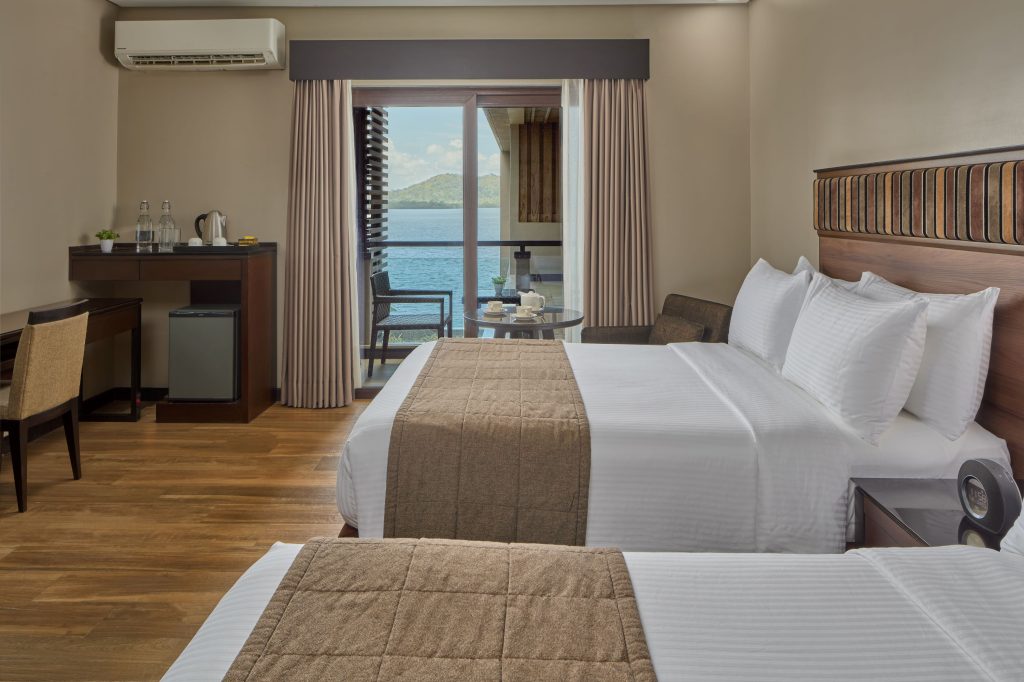 superior queen view 1