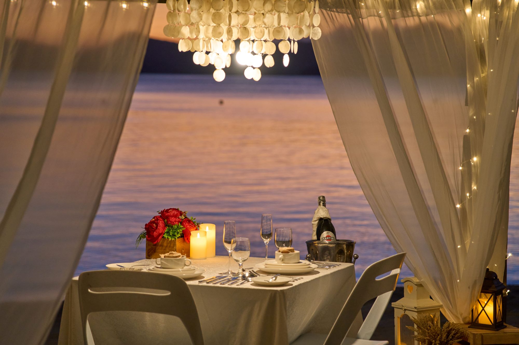 romantic dinner with meals and set up 6