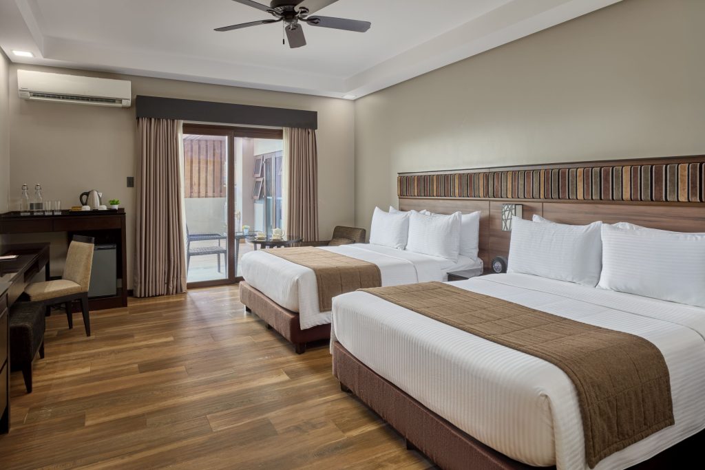 superior queen with deck access view 1